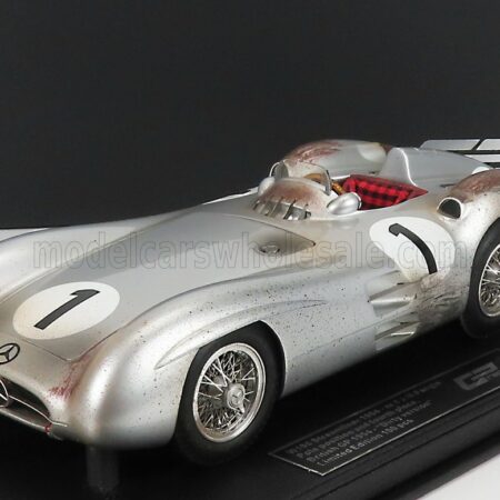 GP-REPLICAS 1/18 MERCEDES BENZ | F1  W196R STREAMLINERS N 1 POLE POSITION AND 4th BRITISH GP (DIRTY VERSION) JUAN MANUEL FANGIO 1954 WORLD CHAMPION - CON VETRINA - WITH SHOWCASE | SILVER