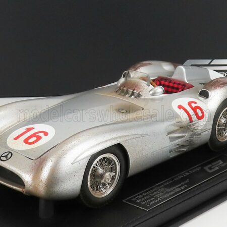 GP-REPLICAS 1/18 MERCEDES BENZ | F1  W196R STREAMLINERS N 16 WINNER MONZA ITALY GP (DIRTY VERSION) JUAN MANUEL FANGIO 1954 WORLD CHAMPION - CON VETRINA - WITH SHOWCASE | SILVER