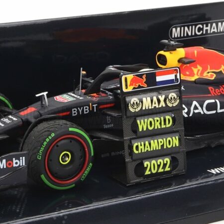 MINICHAMPS 1/43 RED BULL | F1 RB18 TEAM ORACLE RED BULL RACING N 1 WORLD CHAMPION WINNER JAPAN GP WITH PIT BOARD 2022 MAX VERSTAPPEN | MATT BLUE YELLOW RED