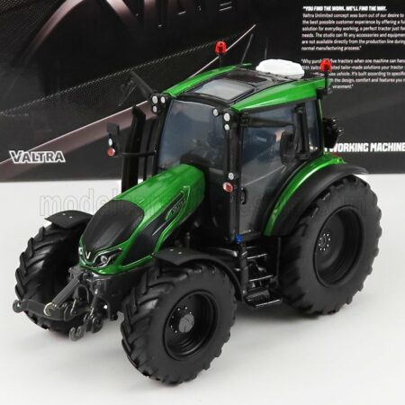 UNIVERSAL HOBBIES 1/32 VALTRA | G135 TRACTOR 2017 | GREEN MET BLACK