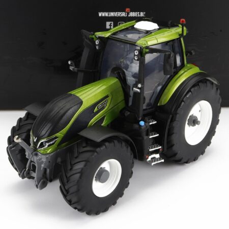 UNIVERSAL HOBBIES 1/32 VALTRA | Q305 TRACTOR 2018 | GREEN MET