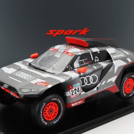 SPARK-MODEL 1/18 AUDI | Q E-TRON RS TEAM AUDI SPORT N 224 RALLY DAKAR 2022 M.EKSTROM - E.BERGKVIST | GREY SILVER BLACK