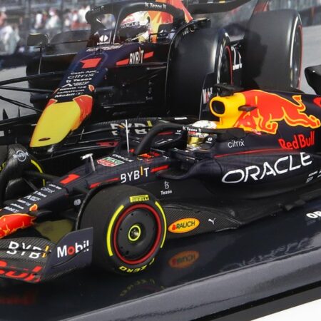 MINICHAMPS 1/43 RED BULL | F1  RB18 TEAM ORACLE RED BULL RACING N 1 WINNER CANADIAN GP WORLD CHAMPION 2022 MAX VERSTAPPEN | MATT BLUE YELLOW RED