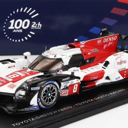 SPARK-MODEL 1/43 TOYOTA | GR010 3.5L V6 TWIN TURBO HYBRID TEAM GAZOO RACING N 8 2nd 24h LE MANS 2023 SEBASTIEN BUEMI - BRENDON HARTLEY - RYO HIRAKAWA | WHITE RED