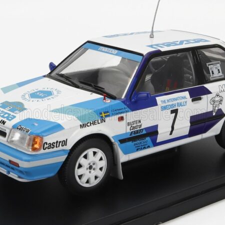 EDICOLA 1/24 MAZDA | 323 4WD N 7 WINNER RALLY SWEDISH 1989 I.CARLSSON - P.CARLSSON | WHITE LIGHT BLUE