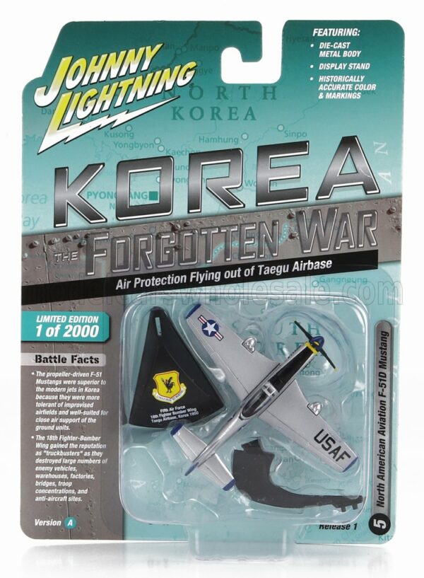 JOHNNY LIGHTNING 1/100 NORTH AMERICAN | F51D MUSTANG MILITARY AIRPLANE 1945 | SILVER BLACK