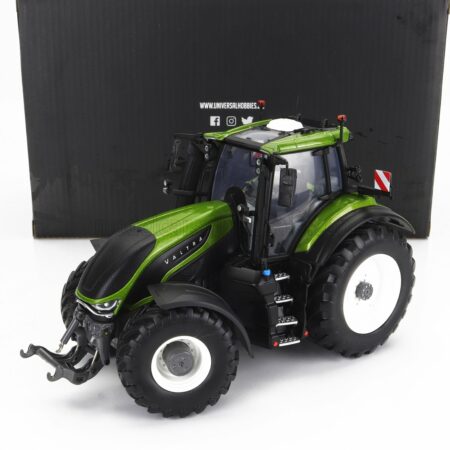 UNIVERSAL HOBBIES 1/32 VALTRA | S416 TRACTOR 2022 | OLIVE GREEN BLACK