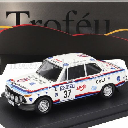 TROFEU 1/43 BMW | 2002 (night version) N 37 RALLY 1000 LAKES 1974 HEIKKI ENOMAA - MATTI HANKAVAARA | WHITE BLUE RED