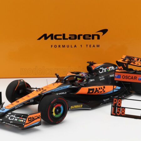 MINICHAMPS 1/18 McLAREN | F1  MCL60 TEAM McLAREN N 81 8th MELBOURNE AUSTRALIAN GP WITH PIT-BOARD 2023 OSCAR PIASTRI | ORANGE BLACK BLUE