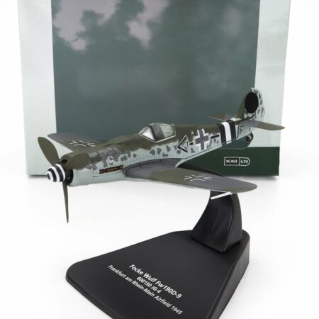 OXFORD-MODELS 1/72 FOCKE WULF | FW 190 D-9 JG-4 FRANKFURT MILITARY AIRPLANE 1945 | MILITARY GREEN