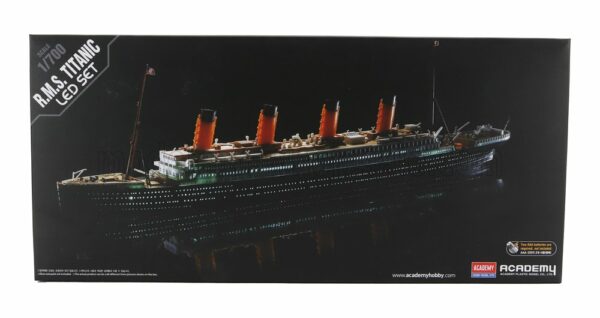 ACADEMY 1/700 WHITE STAR LINE | R.M.S. TITANIC - TRANSATLANTICO 1911 | /