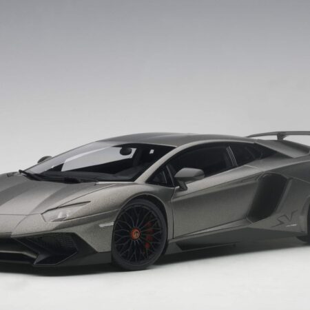 AutoArt 1:18 Lamborghini Aventador LP750-4 SV (Grigio Titans)