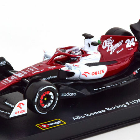 Burago 1:43 Alfa Romeo C42 #24 GP Bahrain 2022 Guanyu Zhou (Incl Vitrine)